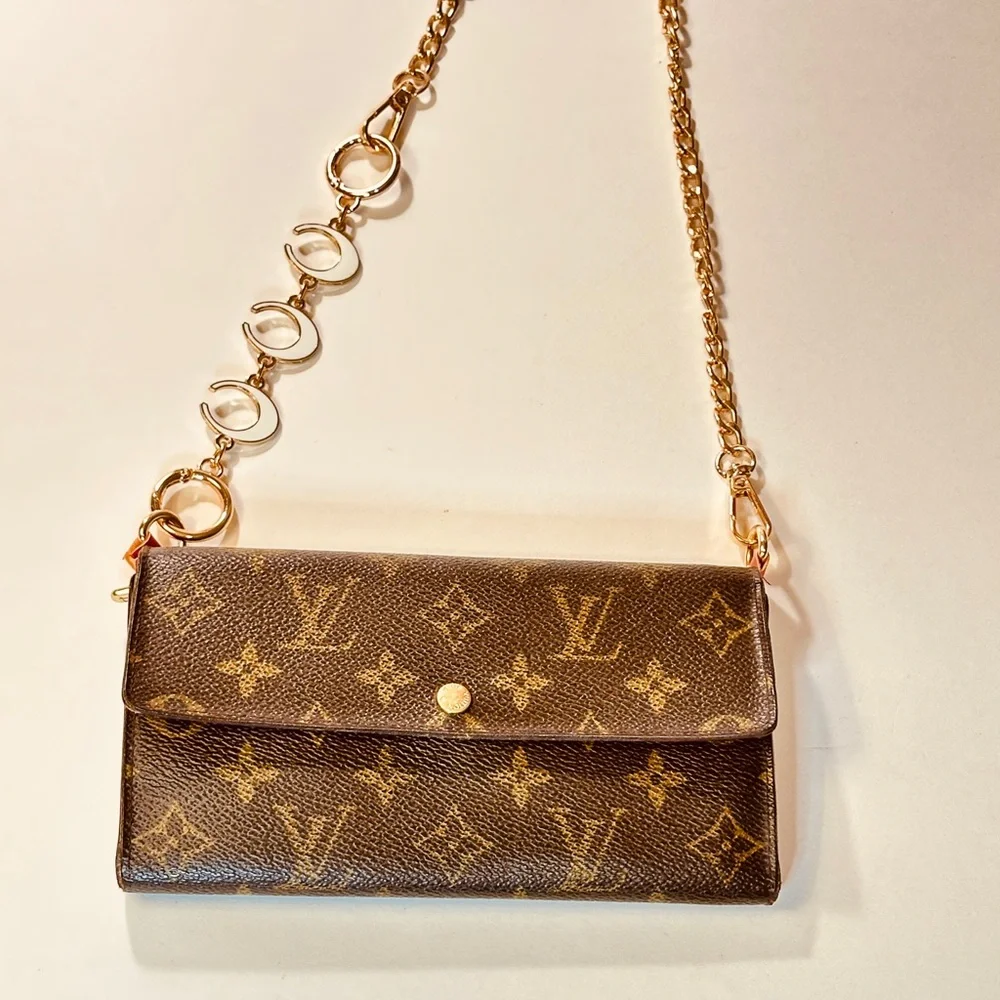 Sold out Monogram The Sarah long wallet with Gold Chain. - Picture 2 of 14